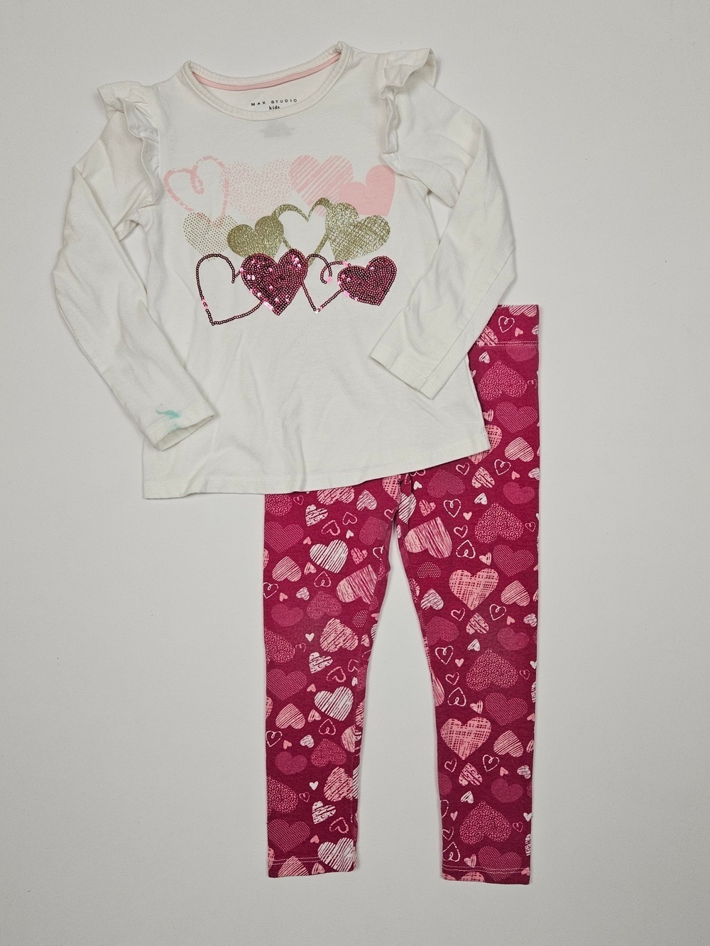 5/$25 Max Studio Kids Heart Shirt & Leggings Set Size 4